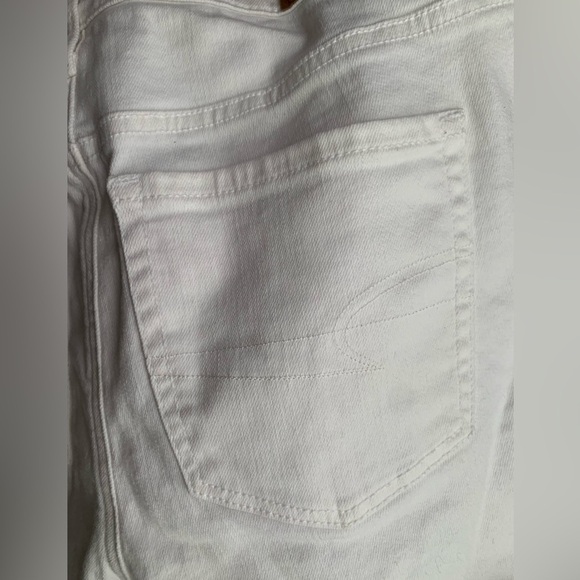 American eagle mid rise white stretchy denim shorts - Picture 5 of 5